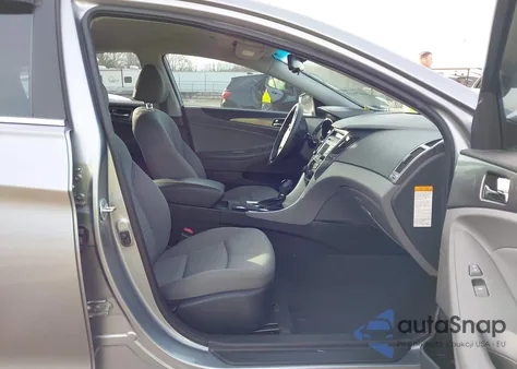 2015 Hyundai Sonata Hybrid from USA, damaged, VIN KMHEC4A42FA134982